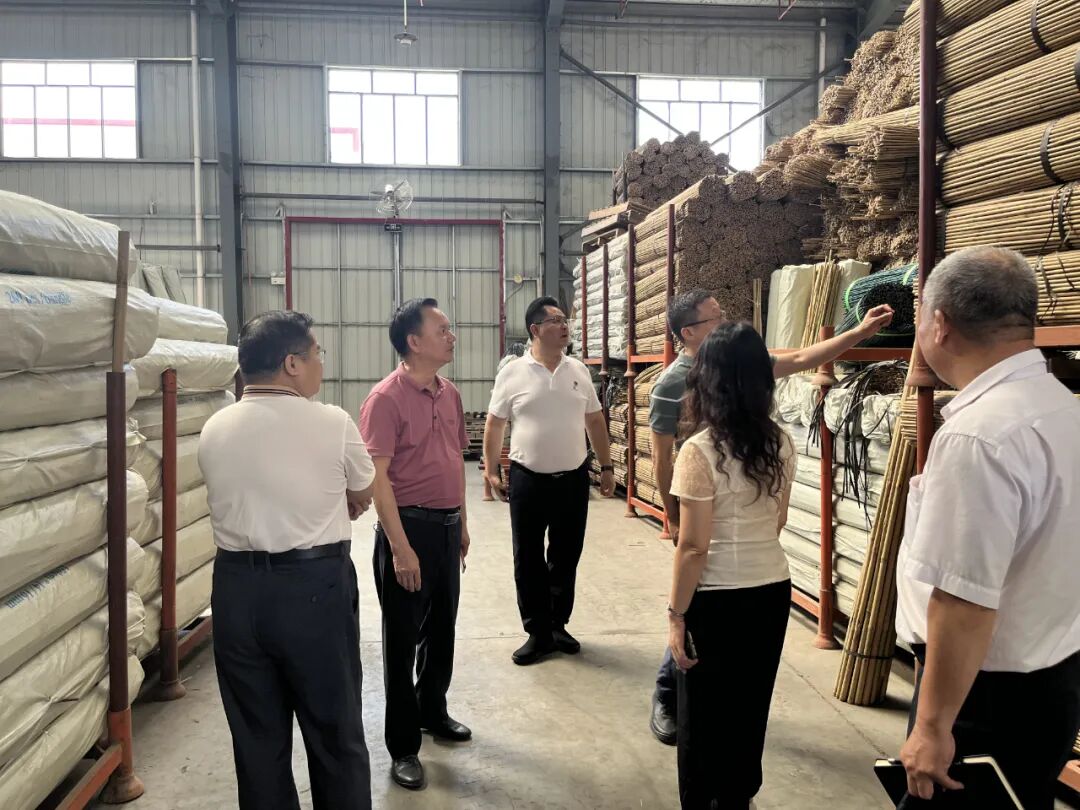 Government and commerce officials visit Huaiji Junming bamboo factory